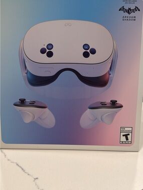Meta Quest 3S VR Headset and Controllers - White